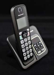Teléfono inalámbrico Panasonic con identificador de llamadas parlante
